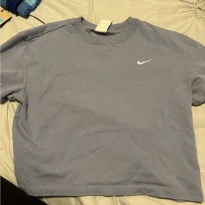 Nike women’s cropped Tshirt
